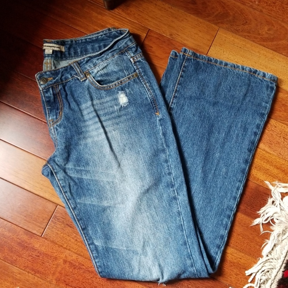 Forever 21 Bootcut Destructed denim jeans size 29